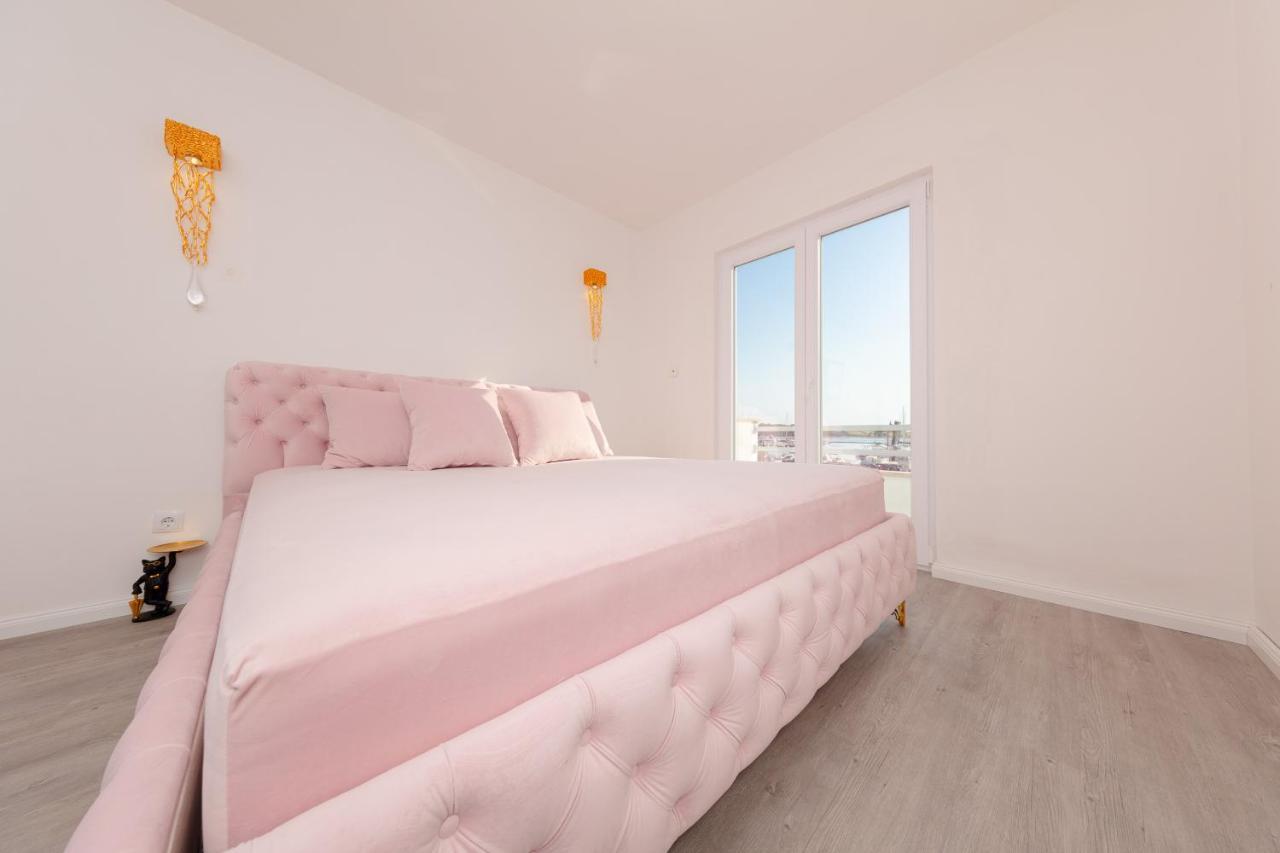 Boutique Residence Sundays ノヴァリャ エクステリア 写真