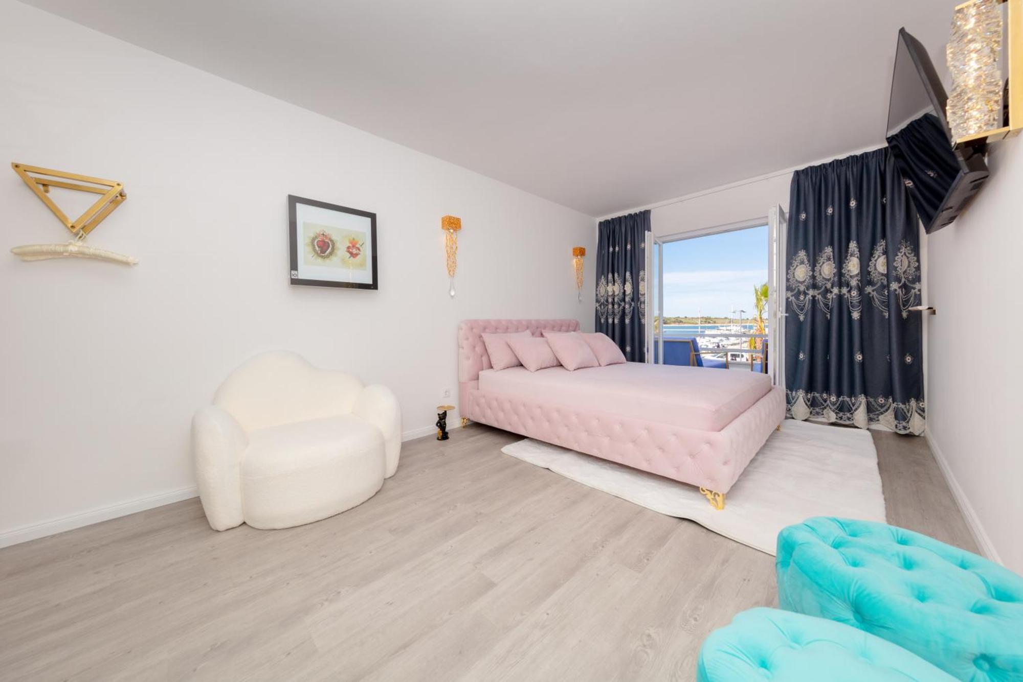 Boutique Residence Sundays ノヴァリャ エクステリア 写真