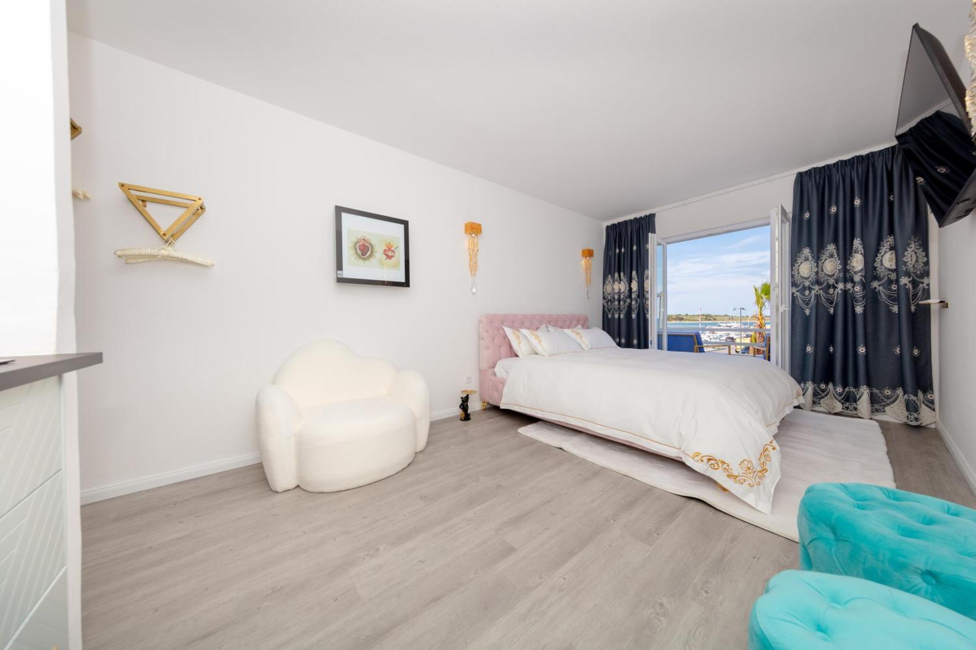 Boutique Residence Sundays ノヴァリャ 部屋 写真